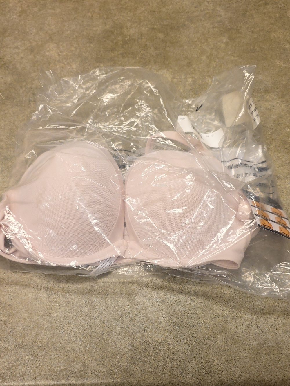 NWT Le Mystere Infinite Possibilities Pale Pink Seamless Molded Bra, Size 38C